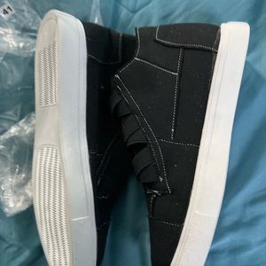 Brand new off brand Rocket Dog ankle shoes